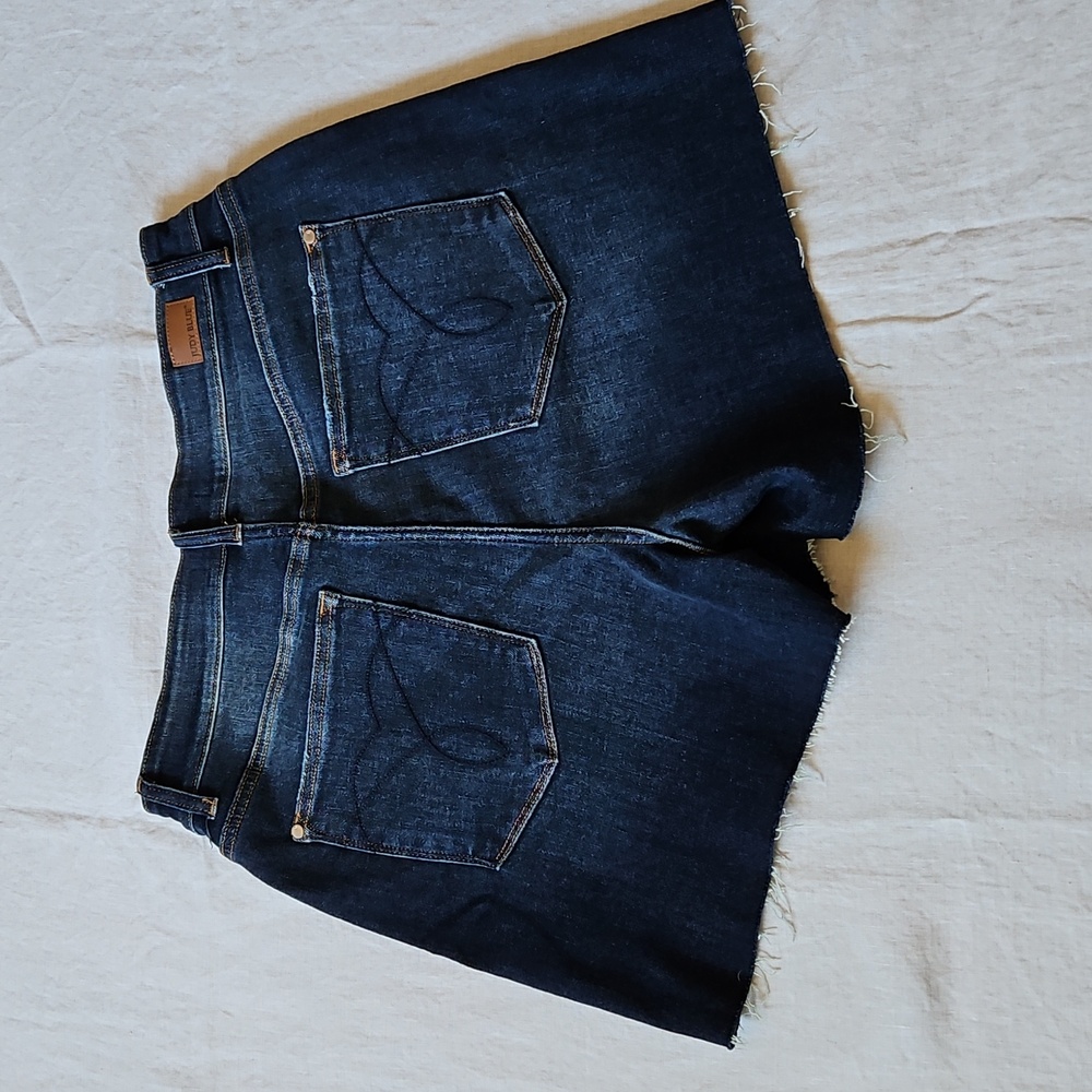 Judy Blue Darck Blue Cut Off Jean Shorts High-Waisted Button Fly Sz 1Xlarge - Picture 6 of 16